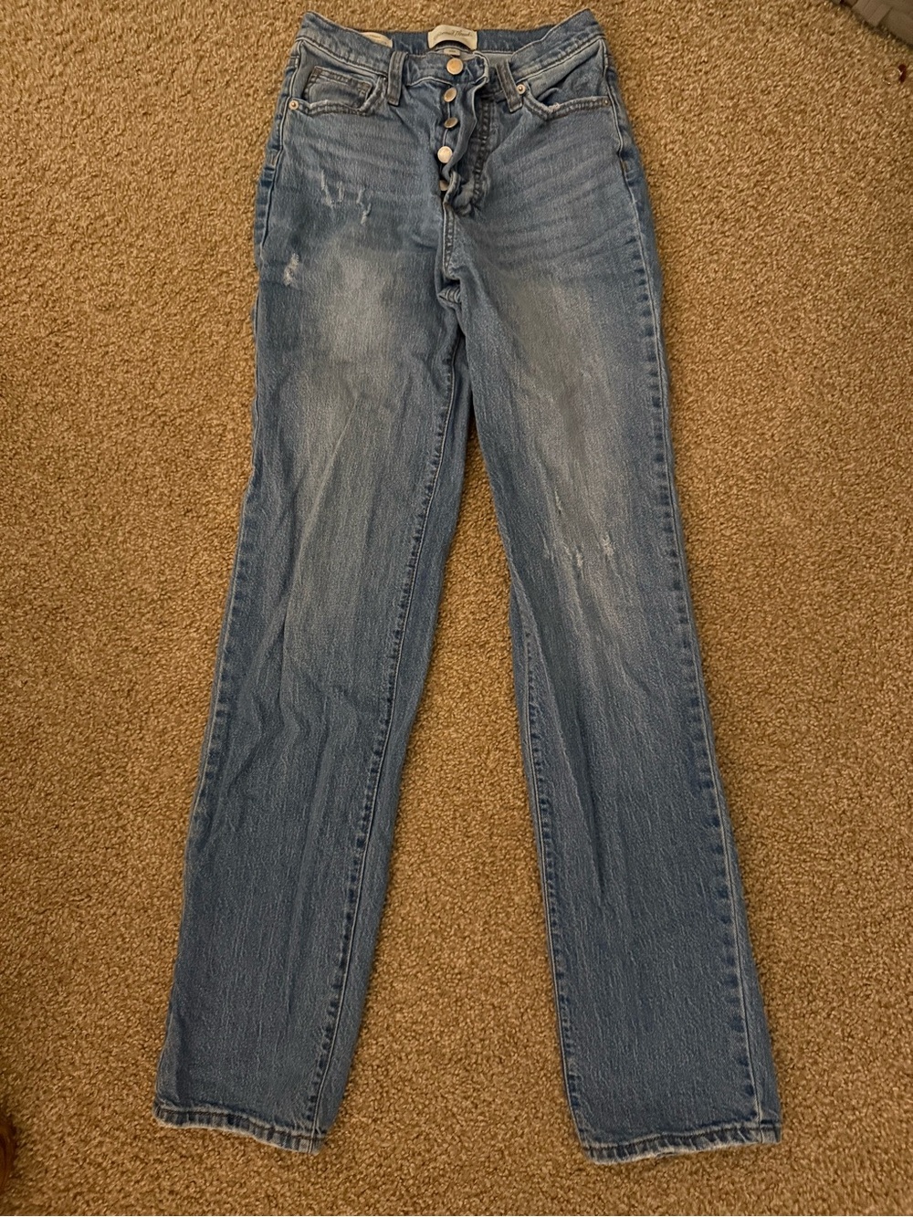 Universal Thread Straight Leg Button-Fly Jeans — Light Blue Wash